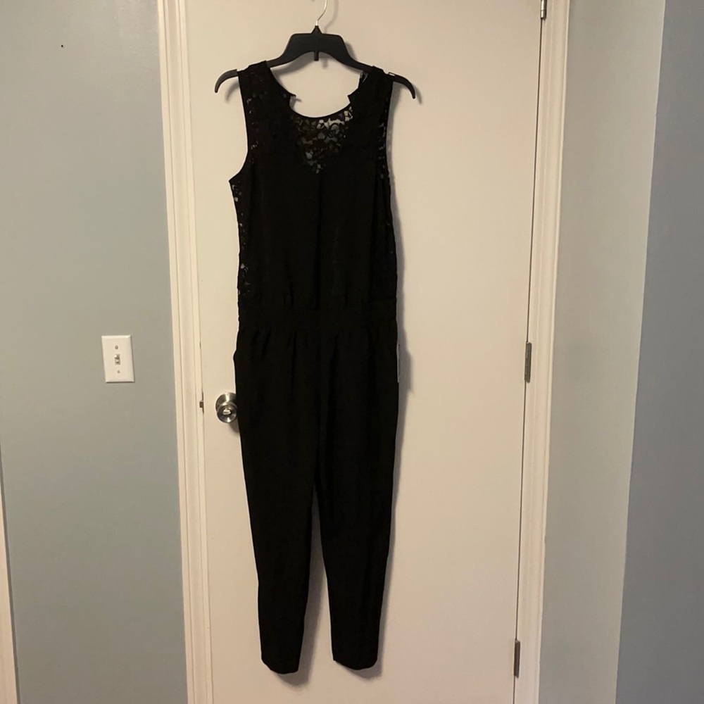 Express jumpsuit with cute lace detail